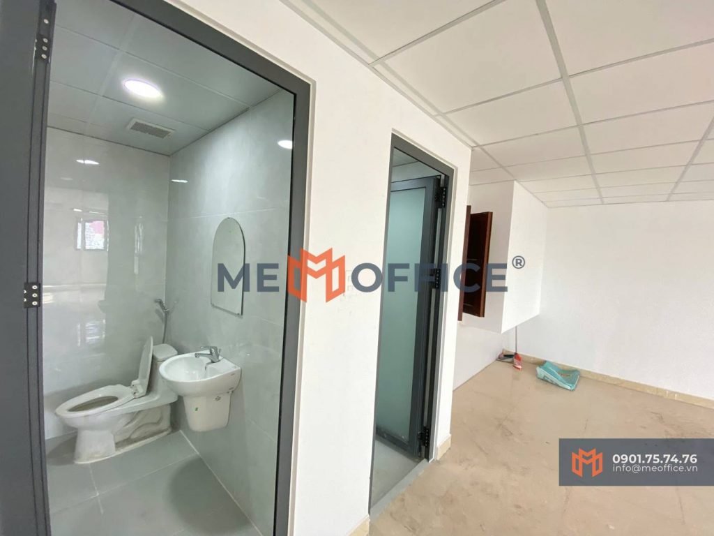 Nhà vệ sinh văn phòng cho thuê M.O.R.E 83B Hoàng Sa,1Bis Nguyễn Văn Thủ (83 Hoàng Sa), Phường Đa Kao, Quận 1 - Hotline 0901.75.74.76