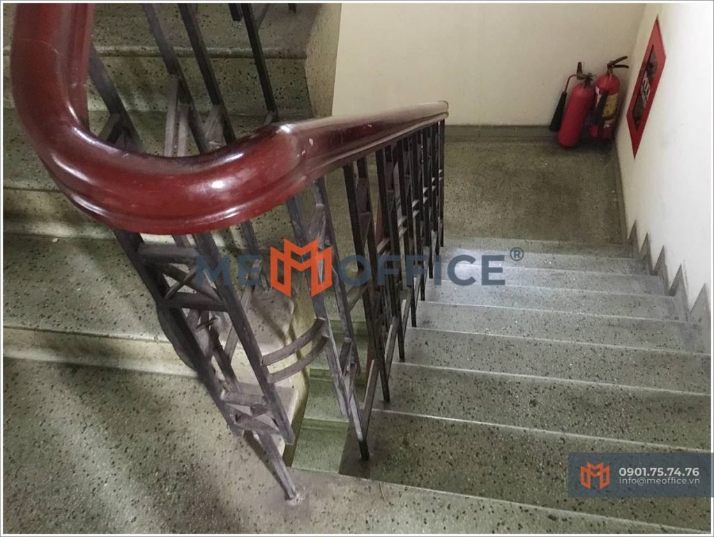 Thang bộ văn phòng cho thuê Tuấn Minh Building 1 (90 Lê Thị Riêng, Phường Bến Thành, Quận 1) - Hotline 0901.75.74.76