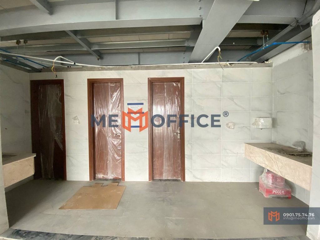 Nhà vệ sinh văn phòng cho thuê Wings Tower (380 Trần Hưng Đạo, Phường 2, Quận 5)- Hotline 0901.75.74.76