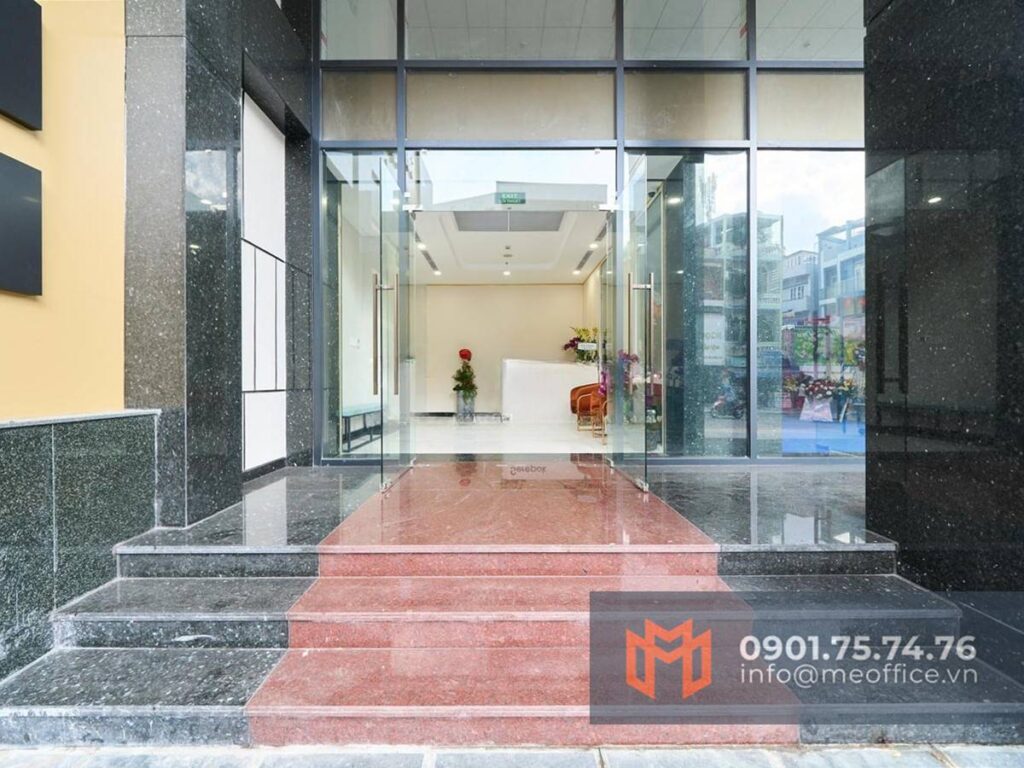 Lối vào cao ốc văn phòng cho thuê Serepok 84 Huỳnh Văn Bánh, Phường Cầu Kiệu, Quận Phú Nhuận, TP.HCM - Hotline 0901.75.74.76