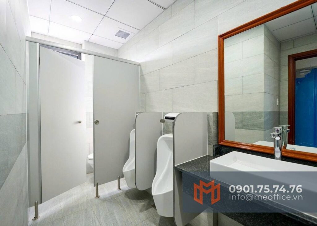 Toilet cao ốc văn phòng cho thuê Serepok 84 Huỳnh Văn Bánh, Phường Cầu Kiệu, Quận Phú Nhuận, TP.HCM - Hotline 0901.75.74.76